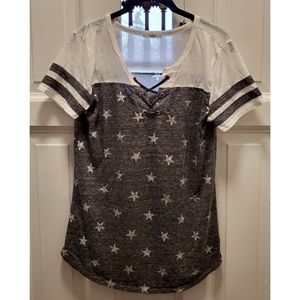 Maurices Gray Star Striped Short Sleeve T-Shirt